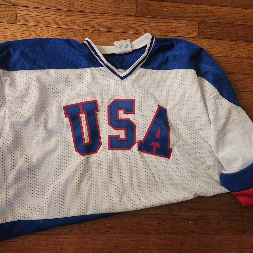 USA Mesh Hockey Jersey in White & Royal Blue